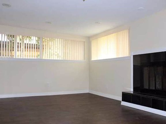 3rd image of 303 Tucker Dr