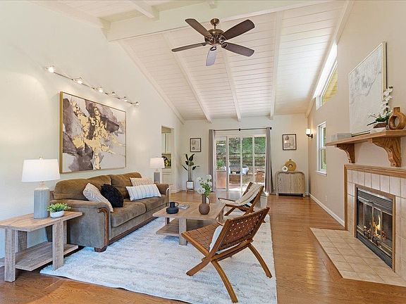 3rd image of 307 Cumora Ln