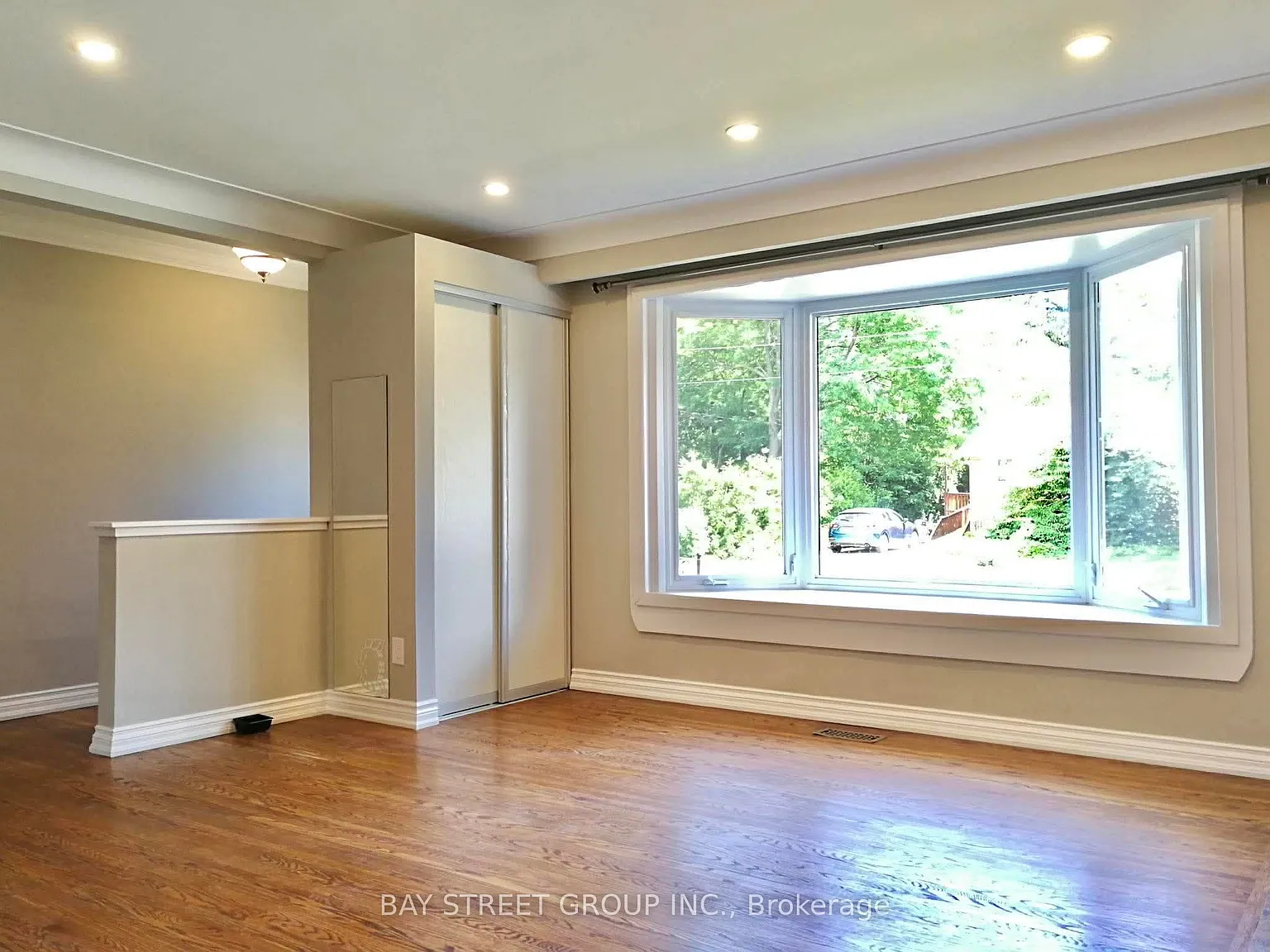 3 bed, $2,700 — Photo 2