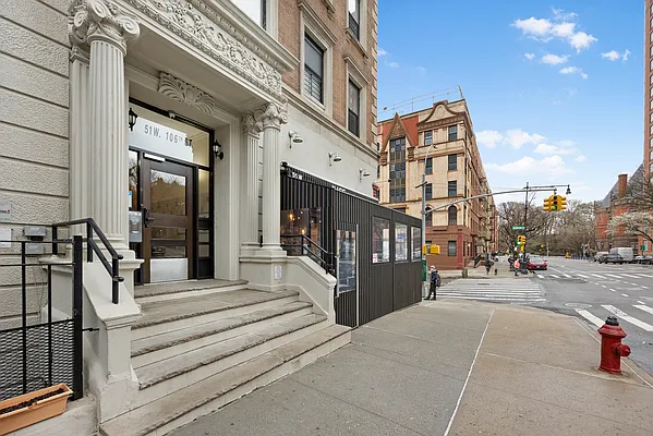 Rented by Compass | media 26