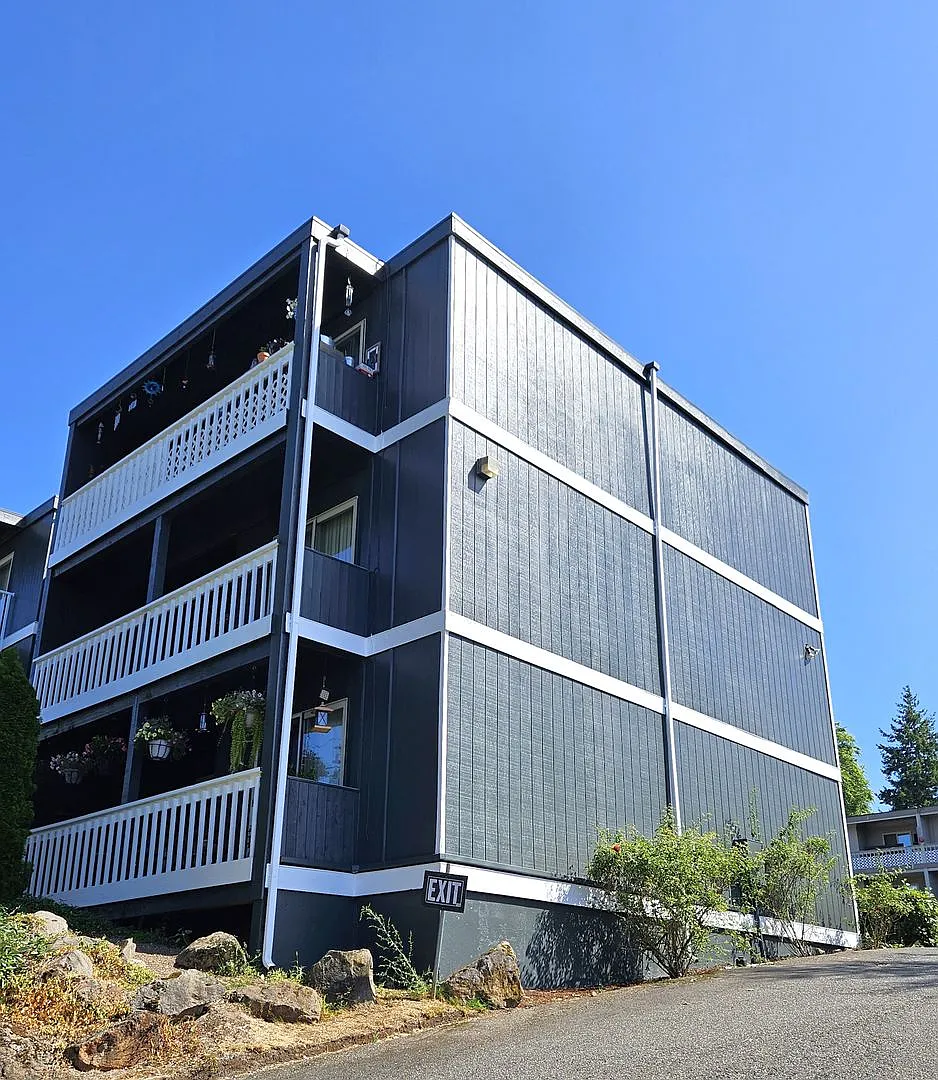 Olympic View Apartments — Photo 2