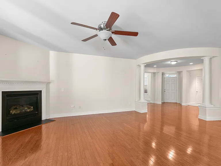 722 Pierside Dr — Photo 17