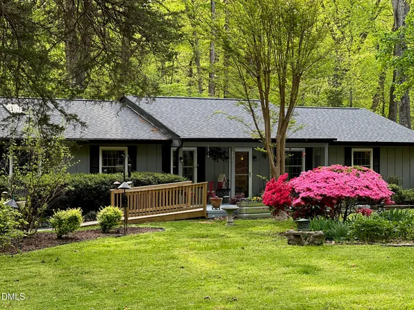 220 Cardinal Dr, Youngsville, NC 27596