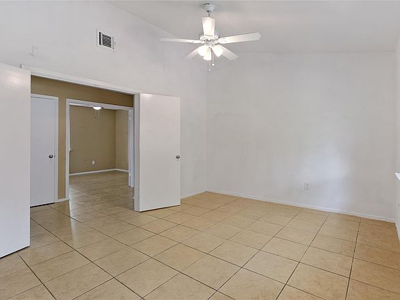 4th image of 11622 Sela Ln