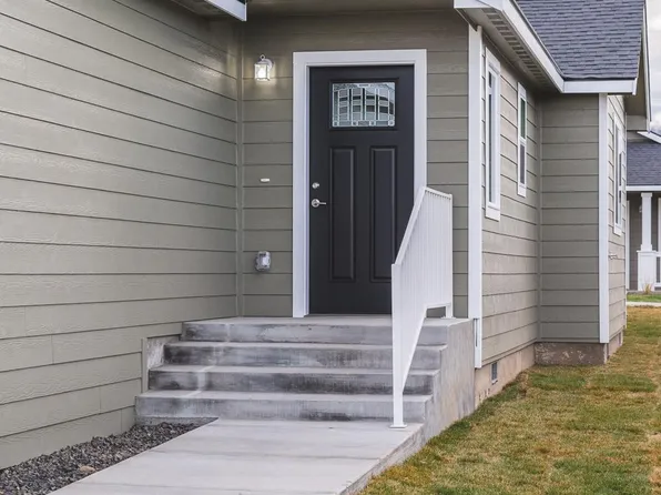 123 E 9th Ave, Moses Lake, WA