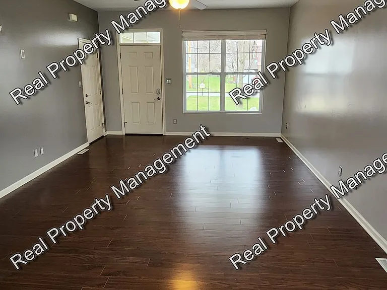 9405 W 142nd Pl — Photo 3