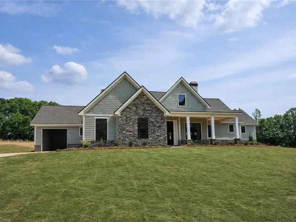 105 Maney Dr, Statham, GA 30666