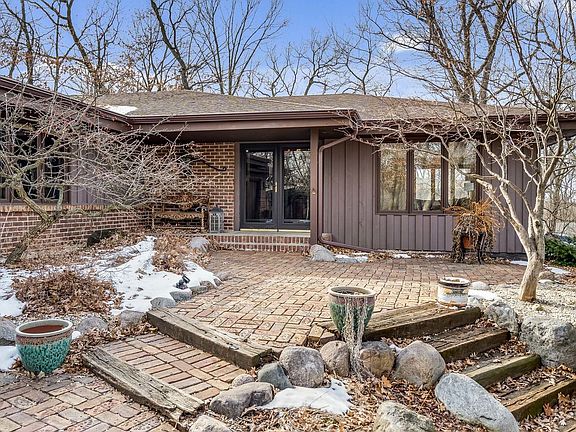4th image of 2425 Cerro Vista Dr