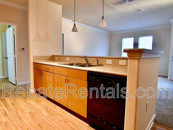 3rd image of 8290 Gate Pkwy #1105