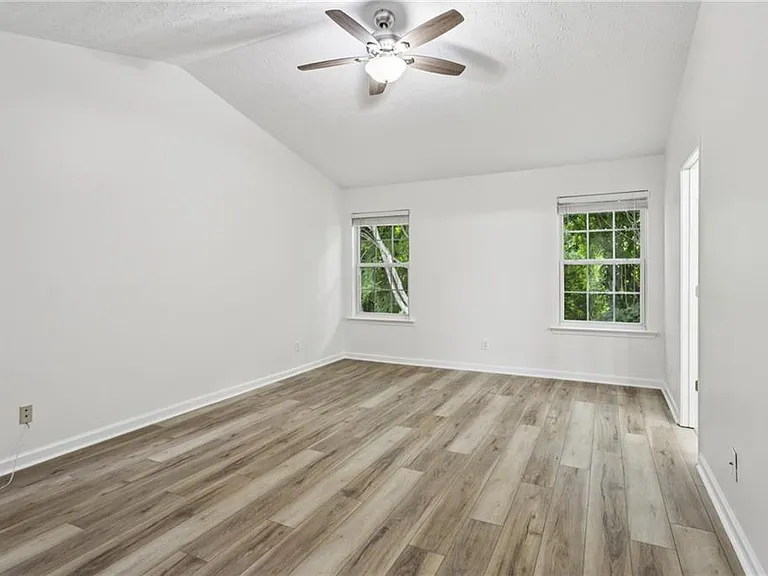 208 Carrington Way — Photo 16