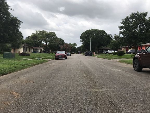 4th image of 7034 Butterfield Dr