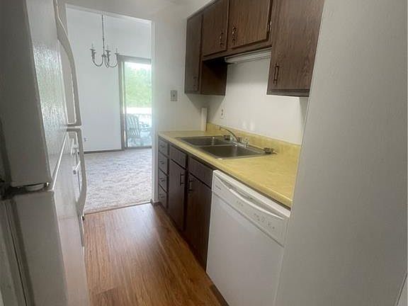 4th image of 1787 Cherokee Dr APT E