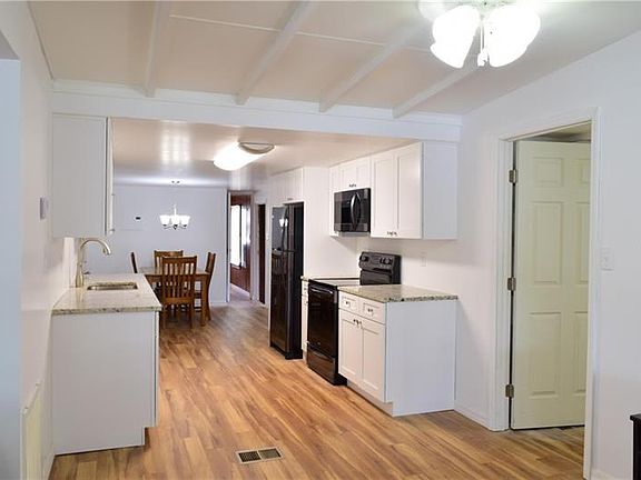 5th image of 1423 Lakeview Dr