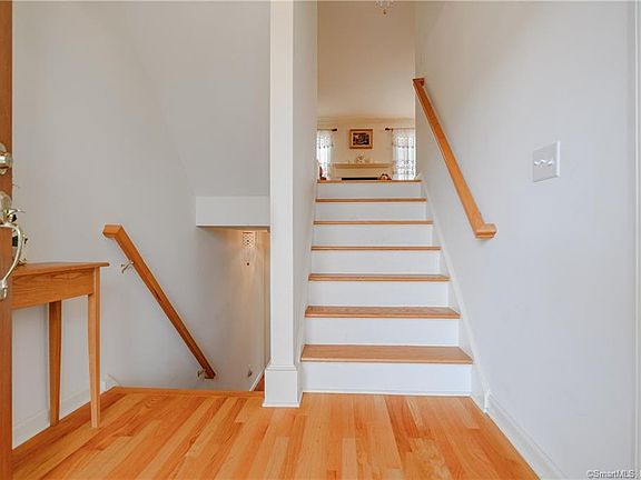2nd image of 2005 Briar Woods Ln #2005