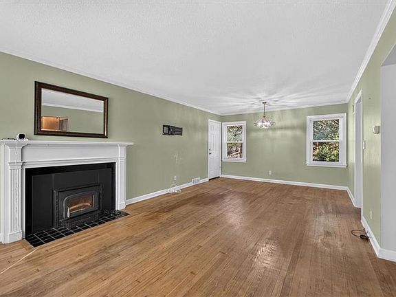 3rd image of 5306 W 71st St