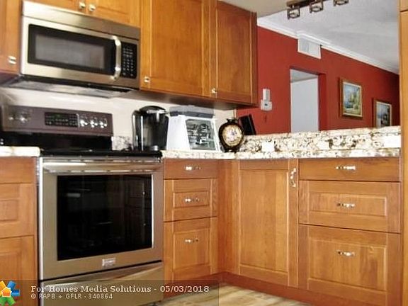 5th image of 5242 NE 6th Ave APT D