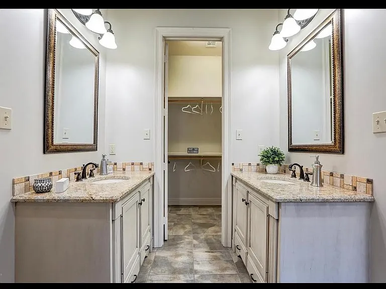 200 Brightwood Dr — Photo 4
