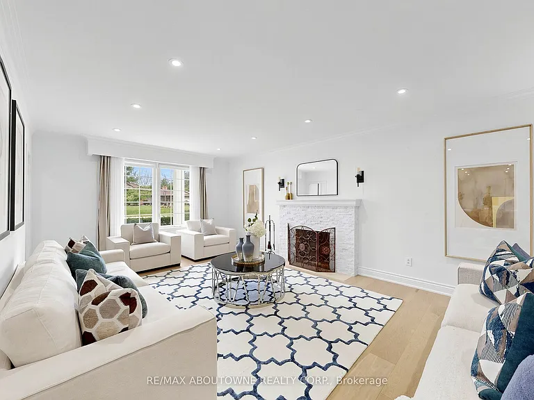 1316 Cambridge Dr — Photo 11