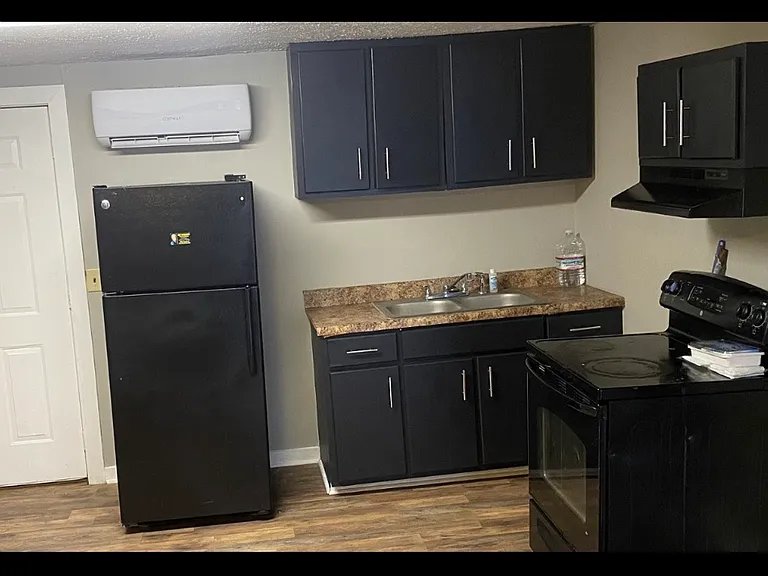 302 Jones Ave #D — Photo 3
