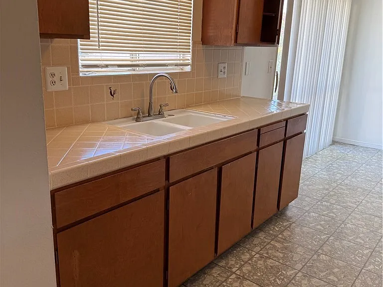 28906 W Worcester Rd — Photo 10