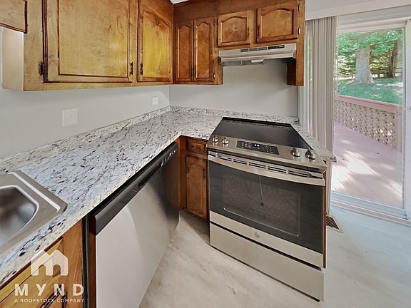 5th image of 154 Wandering Ln