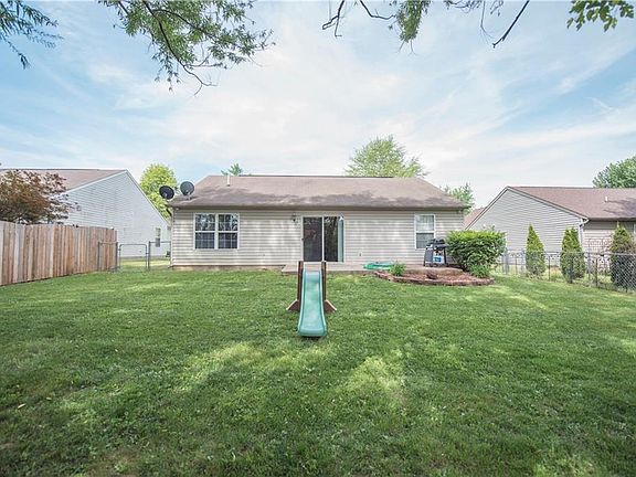 3rd image of 527 Paddlebrook Dr