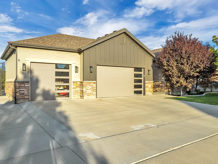 12543 S Andreas St — Photo 1