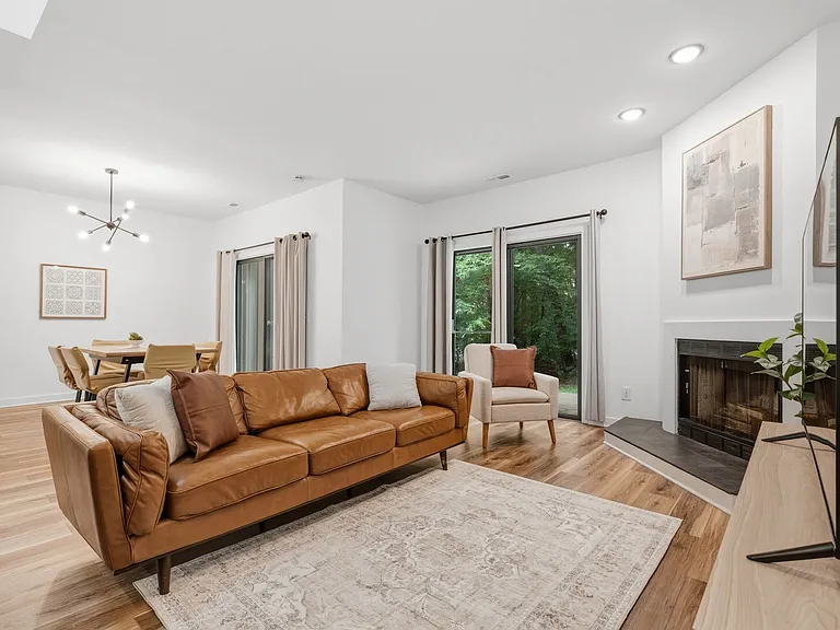 8 Ellsworth Ct — Photo 3