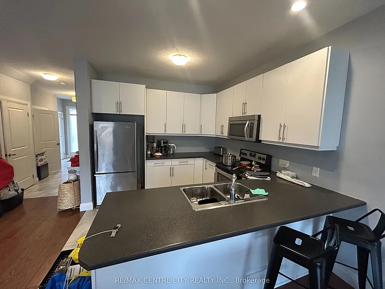 751 Freeport St — Photo 6