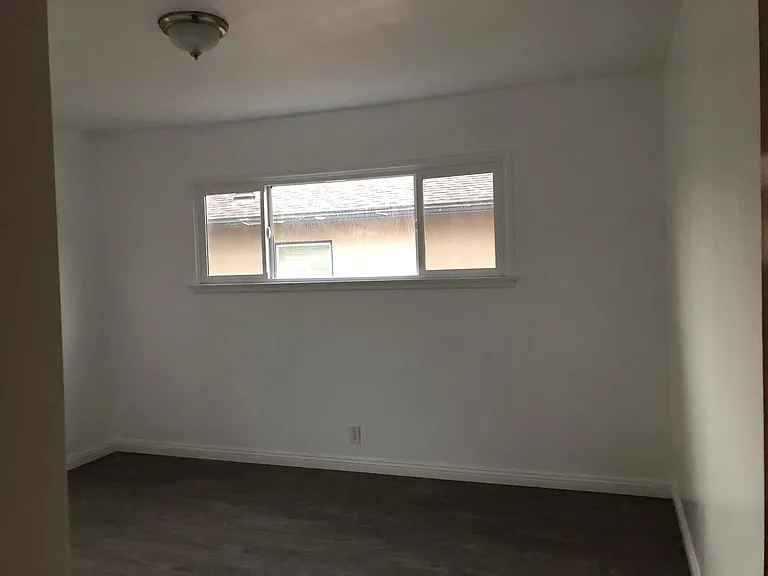 5648 Loma Ave — Photo 3