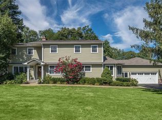 8 Fox Hunt Ln, Cold Spring Harbor, NY 11724