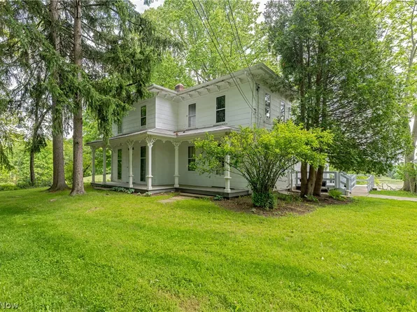 1740 W Comet Rd, New Franklin, OH 44216