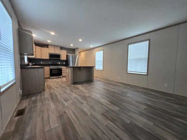 29810 W Essex Ct, Chesterfield, MI 48051