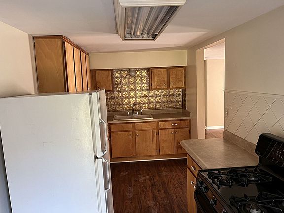 4th image of 1421 E Elmhurst Ave