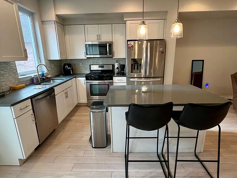 606 W Jefferson St — Photo 12
