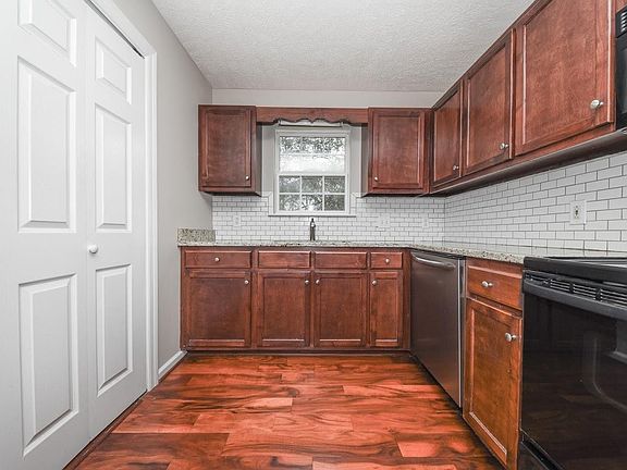 5th image of 1734 Lucille Ln