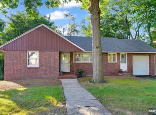 562 Jones Rd, Englewood, NJ 07631