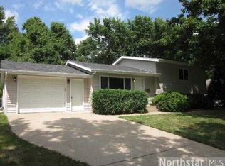 9006 Kell Cir, Bloomington, MN 55437