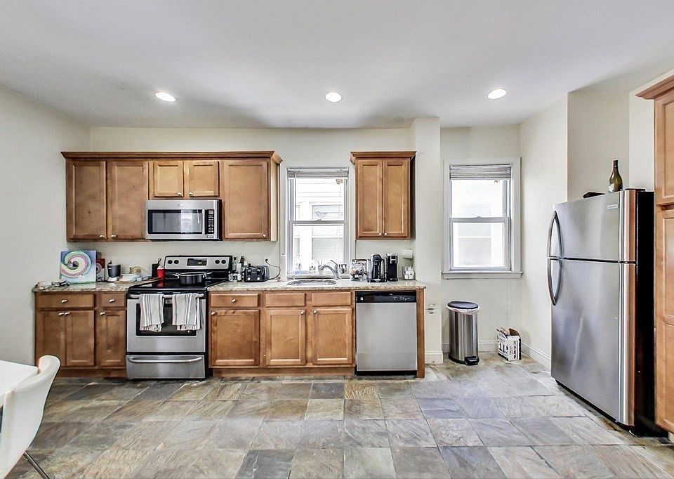 1st image of 47 Hillside St #3