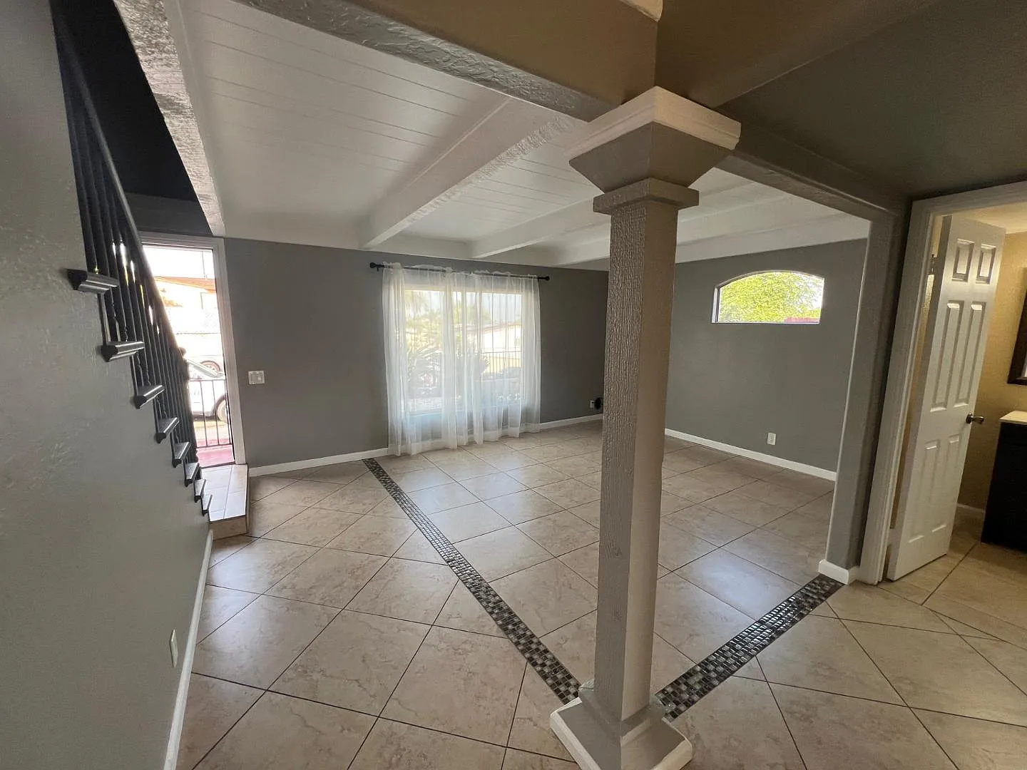 528 Raintree Dr — Photo 4