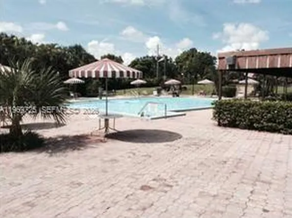 7300 NW 17th St APT 411, Fort Lauderdale, FL 33313