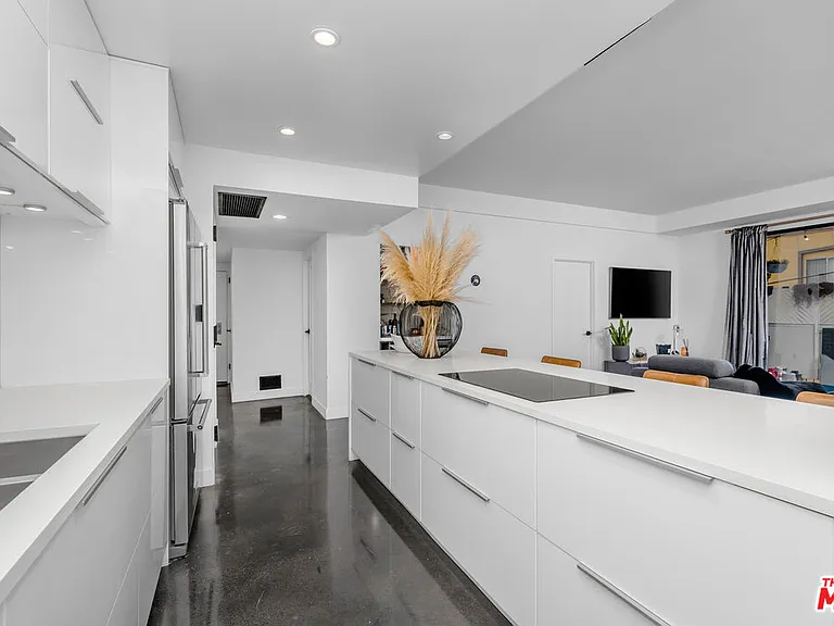 7250 Franklin Ave #116 — Photo 9