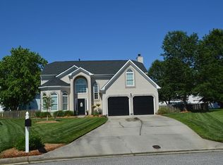 307 Pinmaul Arch, Chesapeake, VA 23323