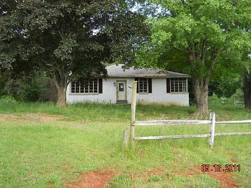 1st image of 224 Pine Cone Ln
