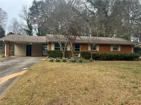 403 Colchester Dr, Stone Mountain, GA 30088