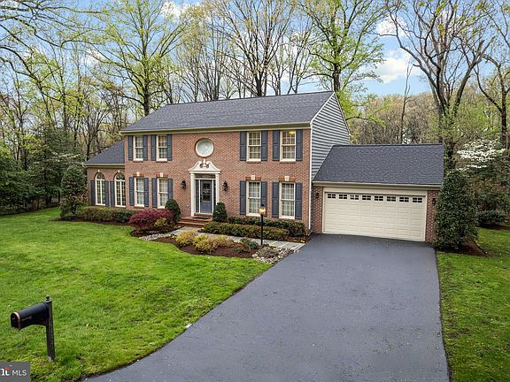 2nd image of 1114 Spy Glass Dr