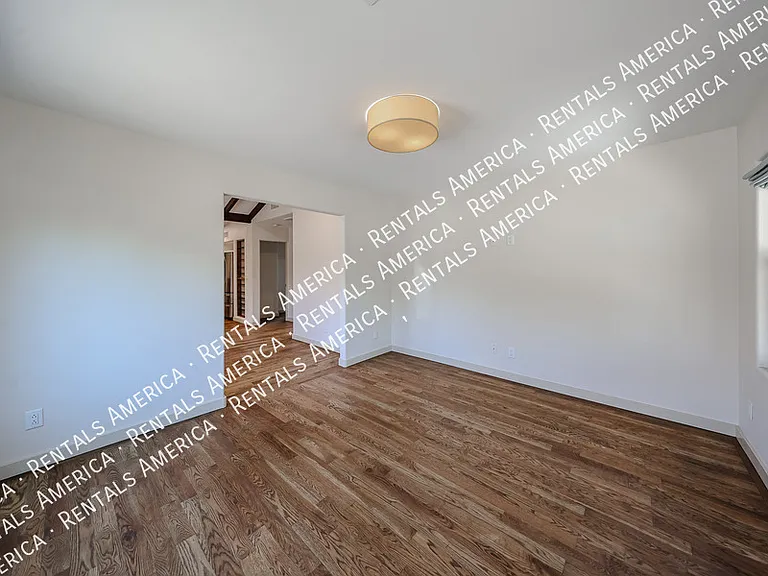 3809 N 9th St — Photo 6