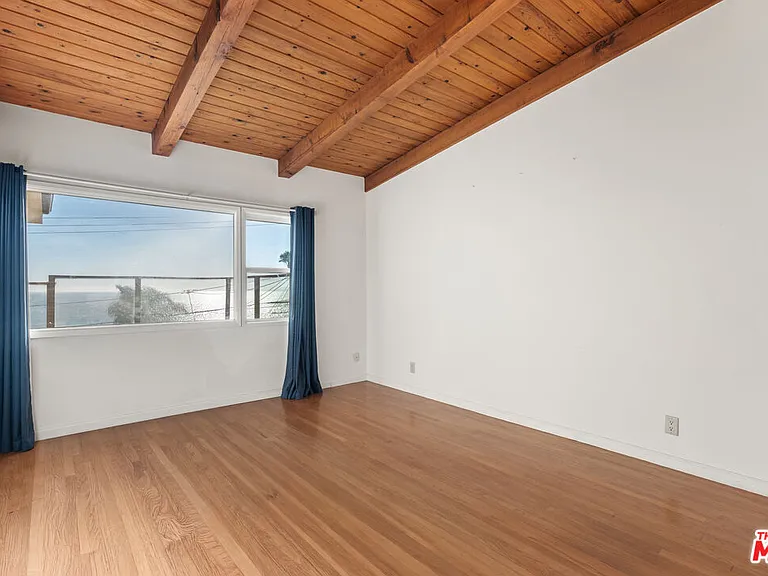 7203 Rindge Ave — Photo 17