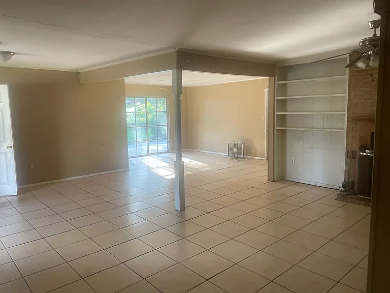 5755 Larchwood Dr — Photo 6