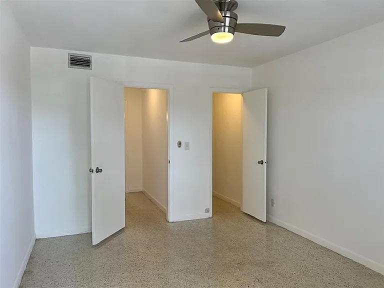 270 NE 40th St #26 — Photo 8